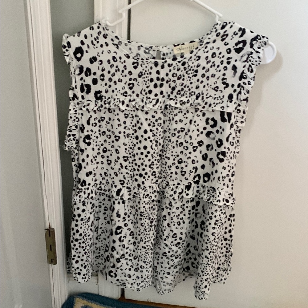 HEIMISH USA Black and White Ruffled Blouse new never worn